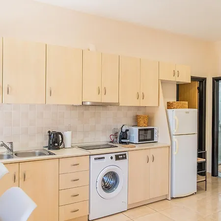 Casa Calida - 500m To Kos Town Daire